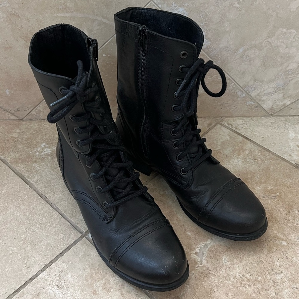 Steve Madden real leather troopa combat boot size 8M